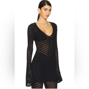 Devon Windsor Cindy Bell Sleeved Tunic
